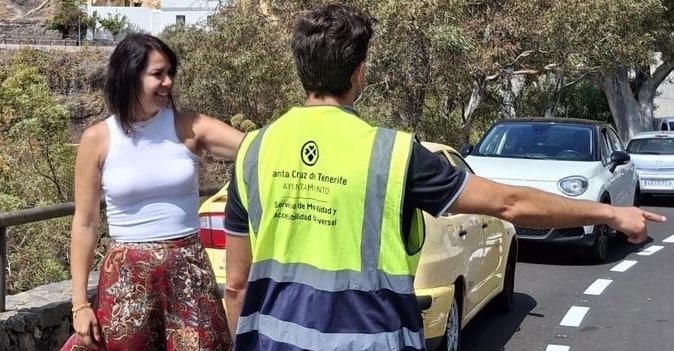 250710 Líneas marcadas en zonas de estacionamiento en Barrio Nuevo
