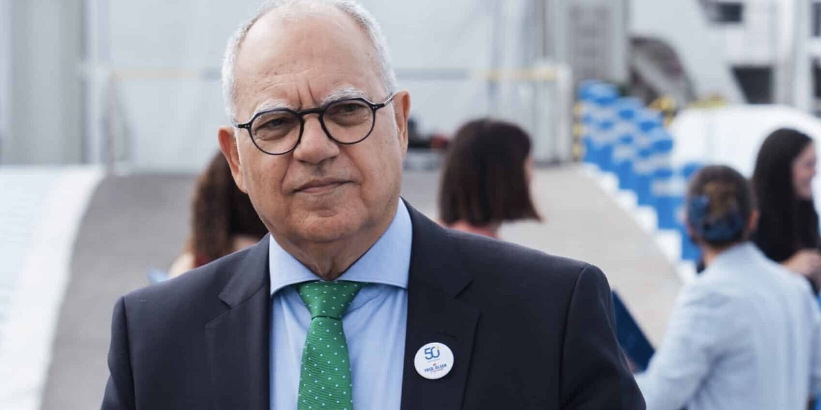 Casimiro Curbelo en el Puerto de Los Cristianos