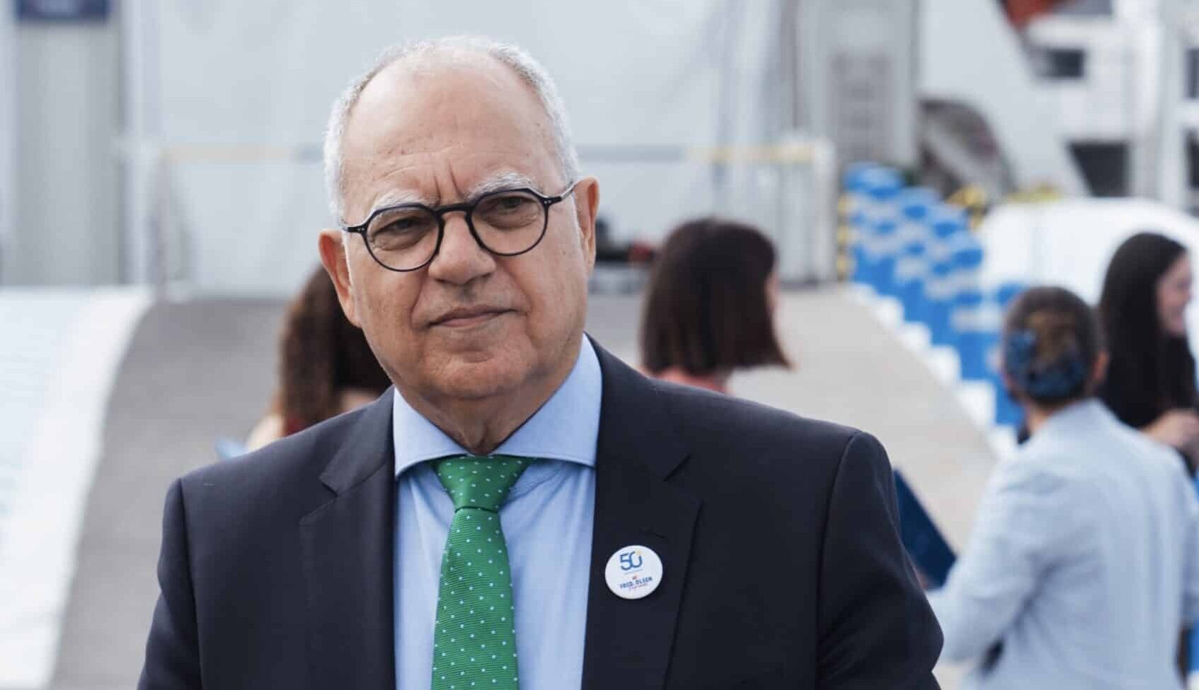 Casimiro Curbelo en el Puerto de Los Cristianos