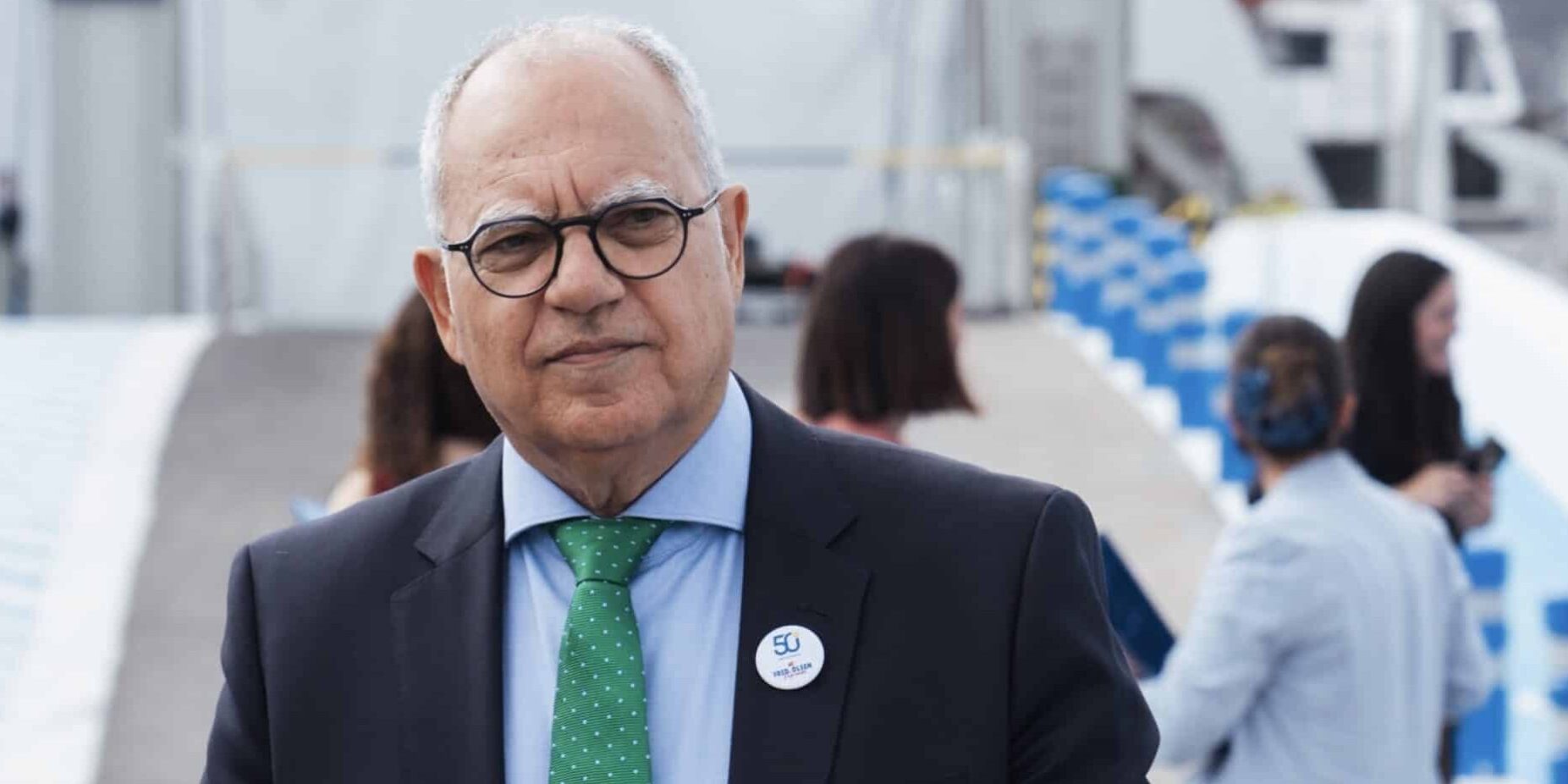 Casimiro Curbelo en el Puerto de Los Cristianos