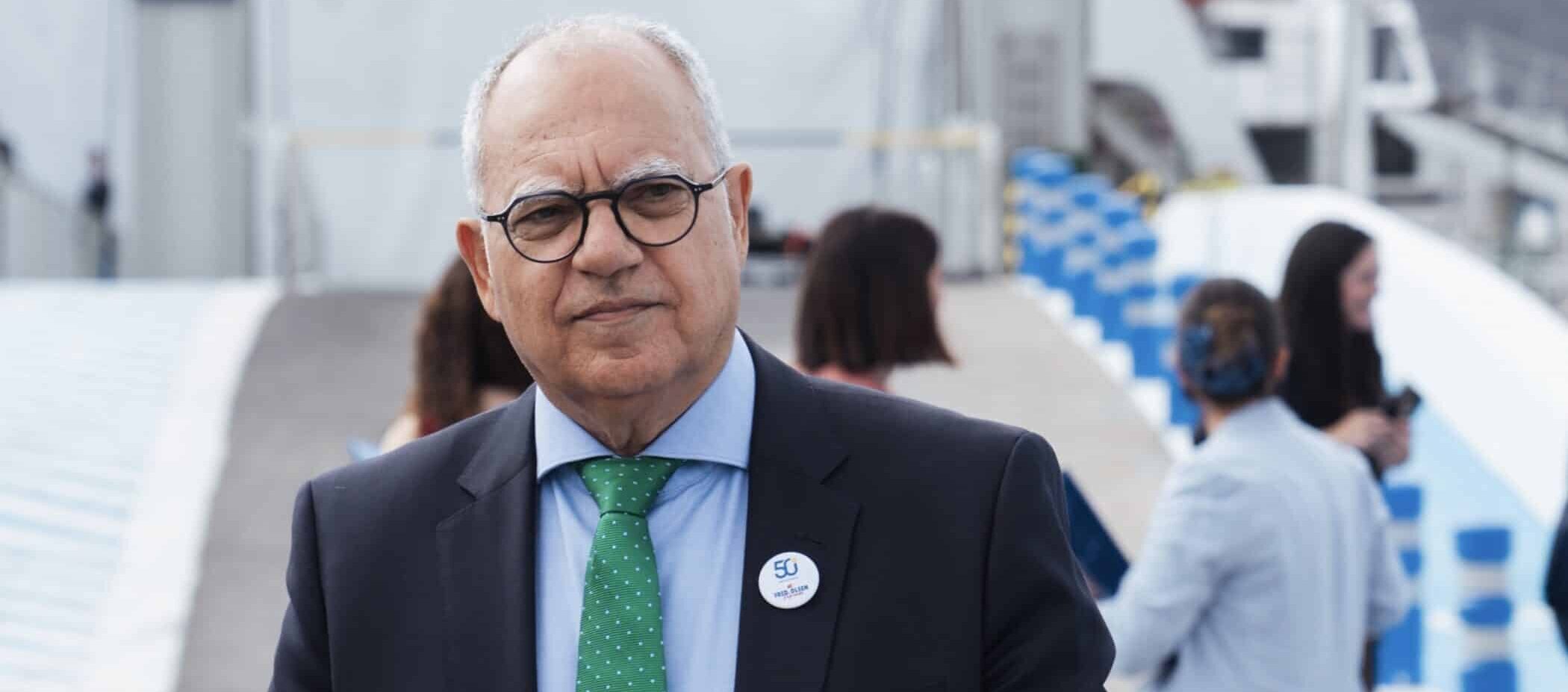 Casimiro Curbelo en el Puerto de Los Cristianos