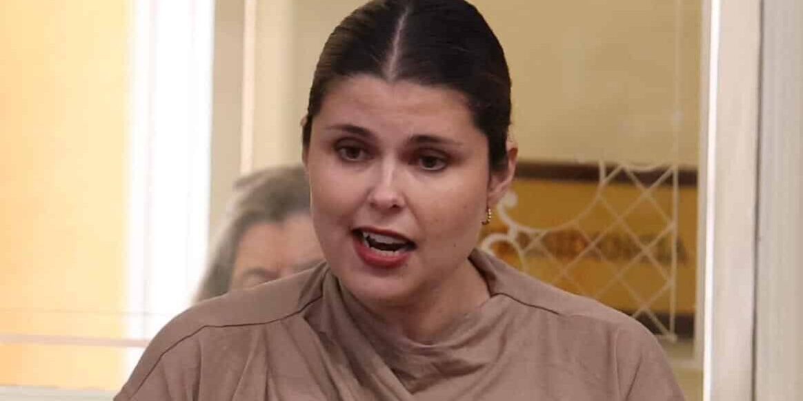 DIANA LORENZO 220725