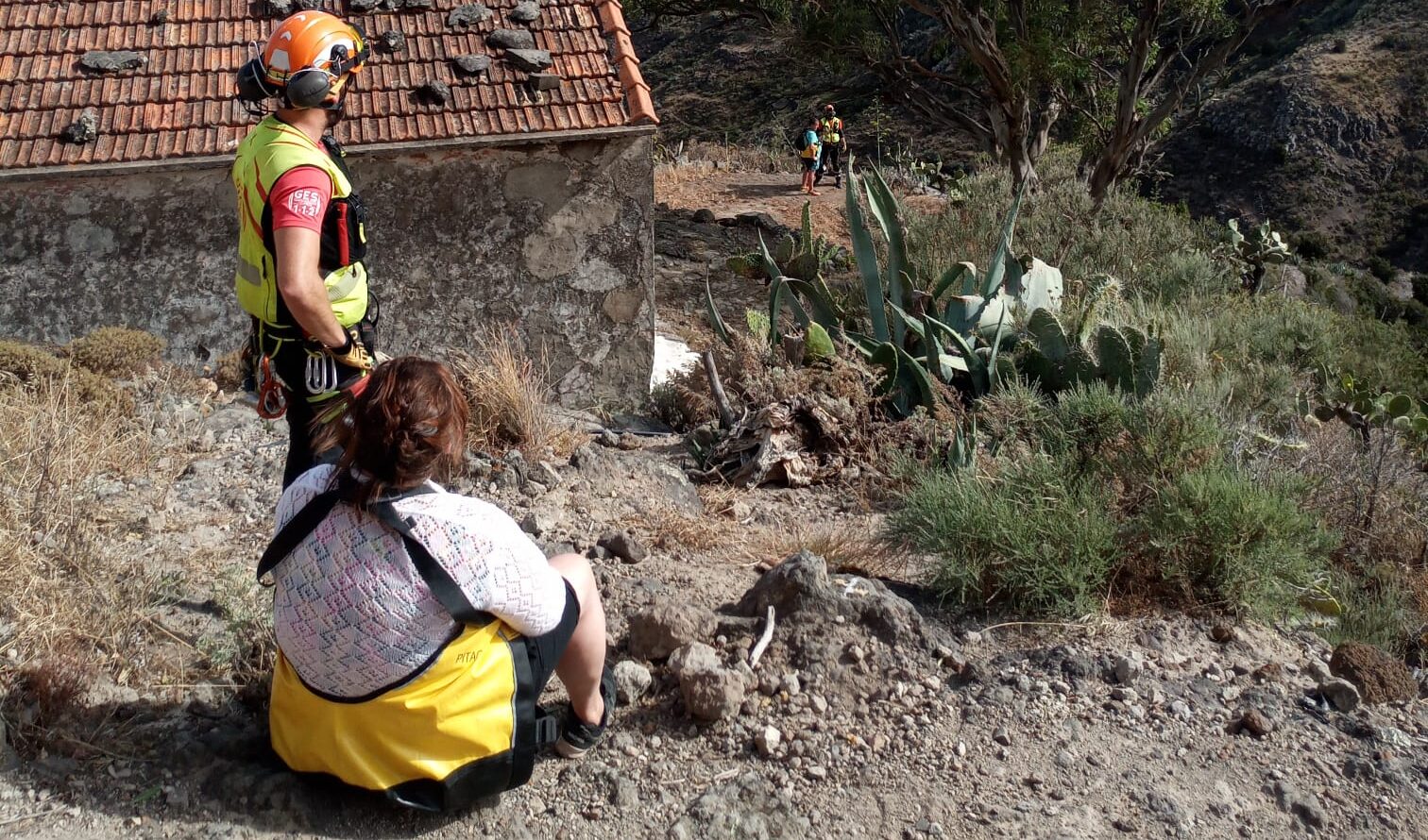 DISPOSITIVO PARA RESCATAR A VARIOS EXCURSIONISTAS EN ANAGA3 10-7-25