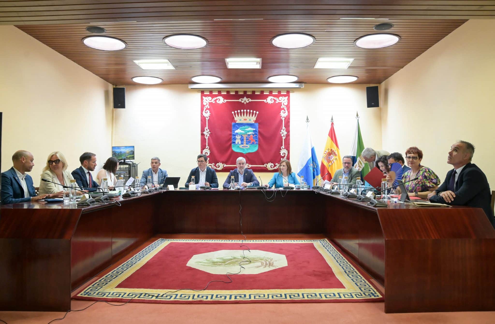EL GOBIERNO DE CANARIAS FIJA EL LÍMITE DEL GASTO EN ALGO MÁS DE 12 MIL MILLONES DE EUROS PARA EL 2026 29-7-25