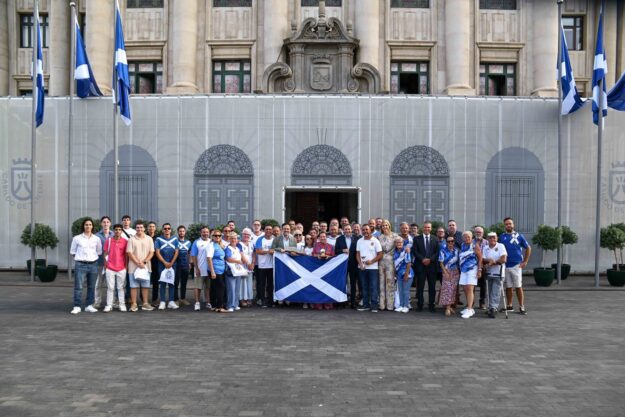 Encuentro con la Federación de Peñas en el Cabildo 1