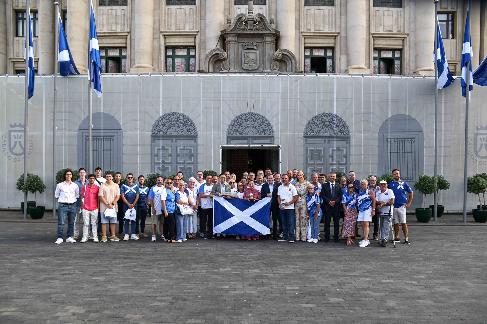 Encuentro con la Federación de Peñas en el Cabildo 1