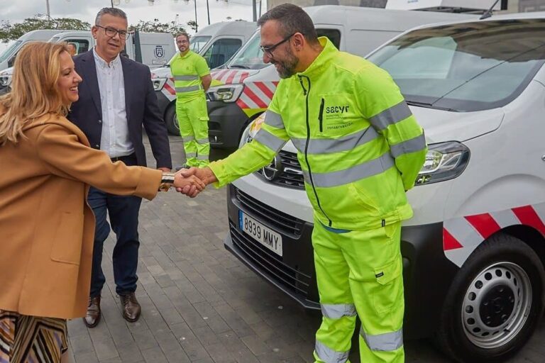 FOTO-CONTRATO-SERVICIO-DE-CARRETERAS-2