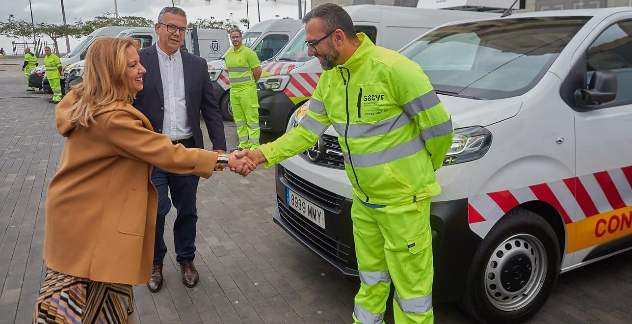 FOTO-CONTRATO-SERVICIO-DE-CARRETERAS-2