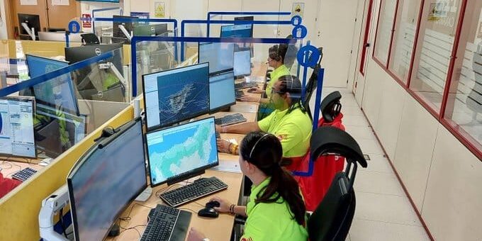 HELICÓPTERO DEL SUC TRASLADA A UN HERIDO GRAVE POR CAÍDA EN LA TF-47 EN GUÍA DE ISORA 5-7-25