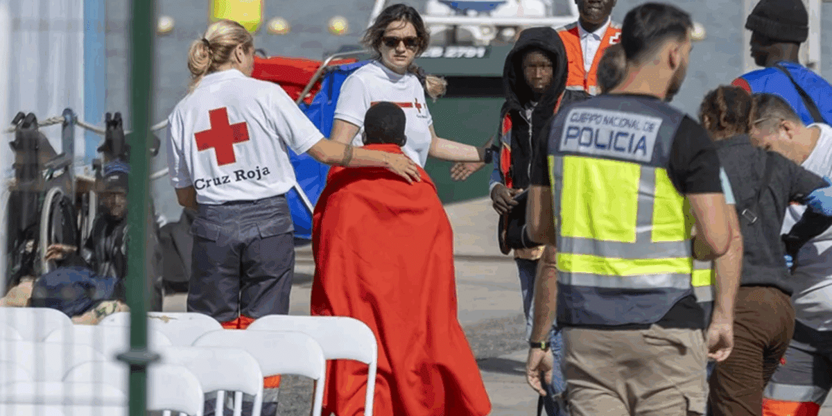 IMÁGENES DE MIGRANTES NO ACOMPAÑADOS LLEGANDO A UN PUERTO CANARIO 21-7-25