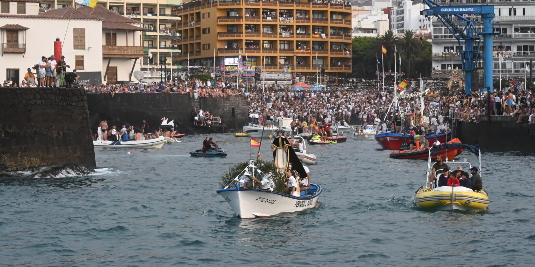 NP La Virgen del Carmen y San Telmo se embarcan un año más en el Puerto de la Cruz (1)