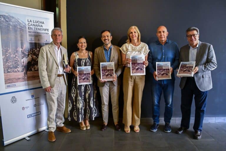 Presentación del libro de la lucha canaria en Tenerife 1