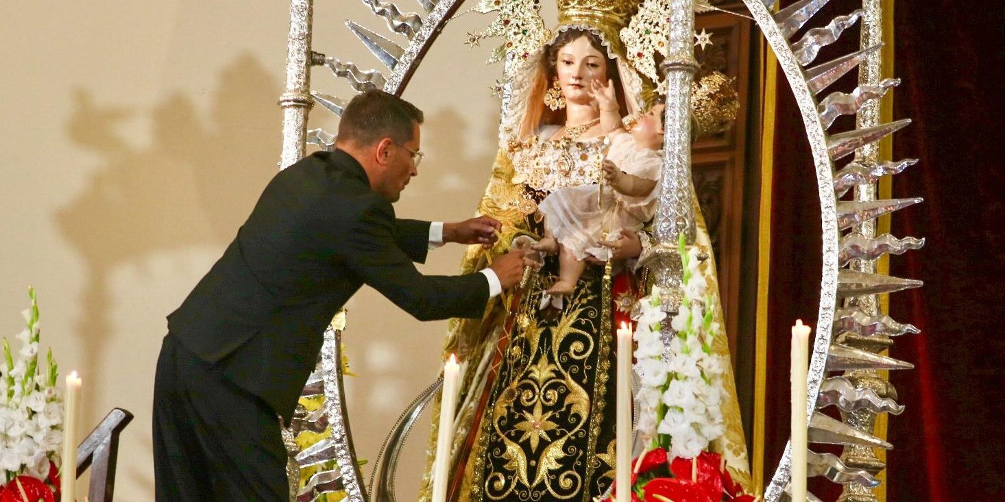Recurso ofrenda bast�n de mando Los Realejos alcalde a la Virgen del Carmen