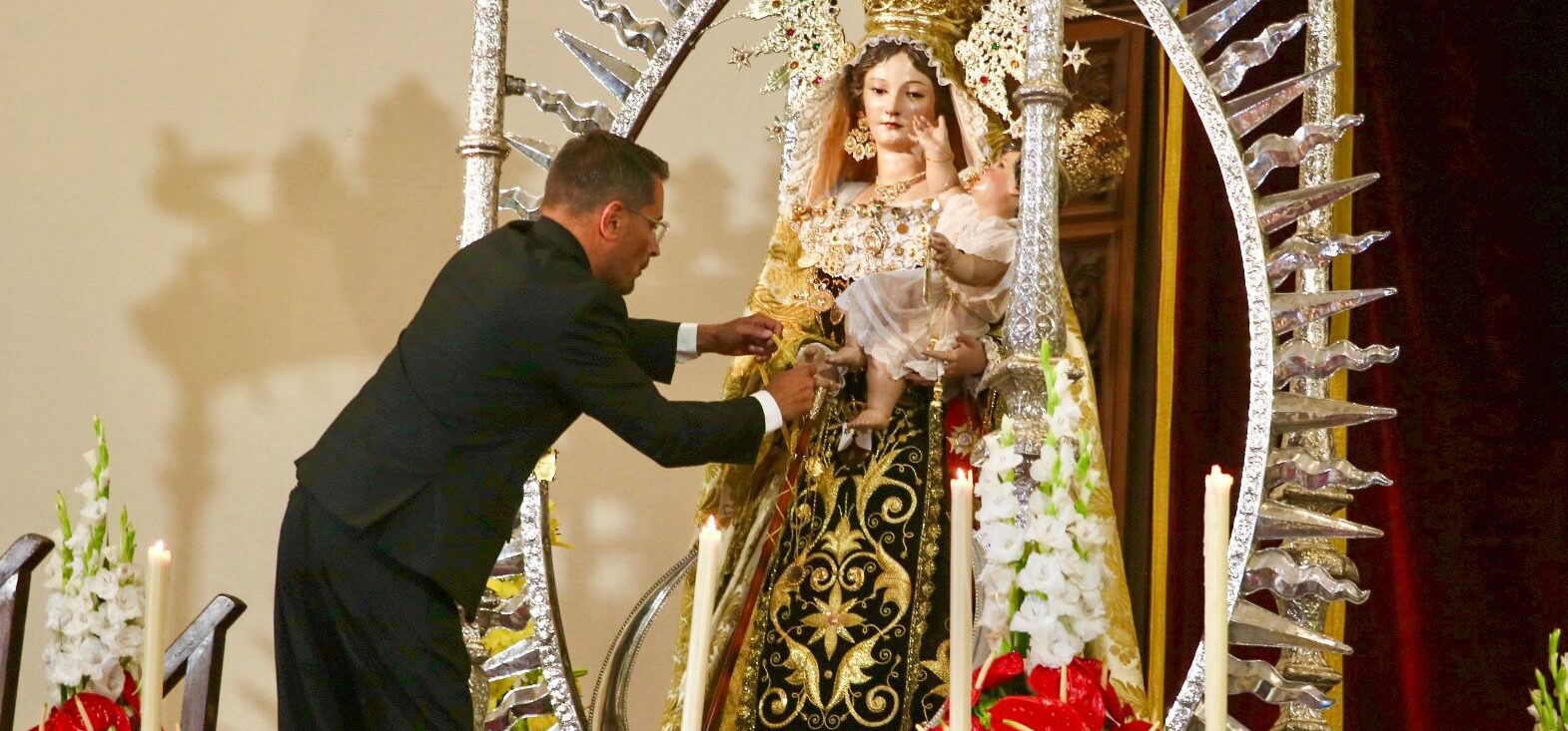 Recurso ofrenda bast�n de mando Los Realejos alcalde a la Virgen del Carmen