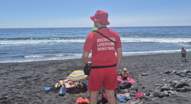 Socorristas Playa Los Guanches 2025