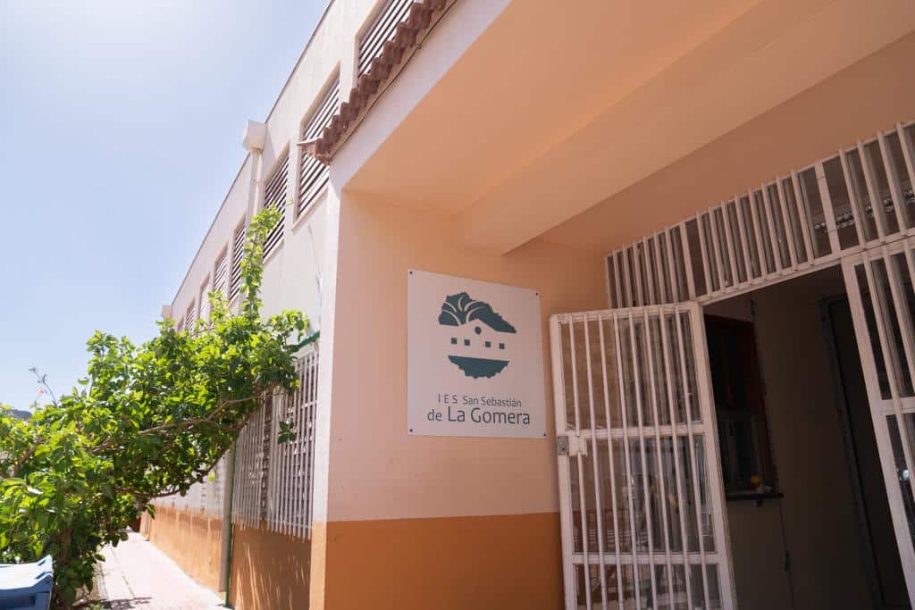 210825-exterior-del-edificio-jose-aguiar-del-ies-san-sebastian