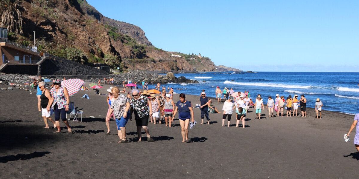210922-Actividad-mayores-playa-El-Socorro-2