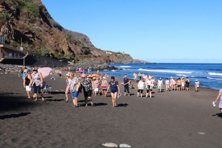 210922-Actividad-mayores-playa-El-Socorro-2