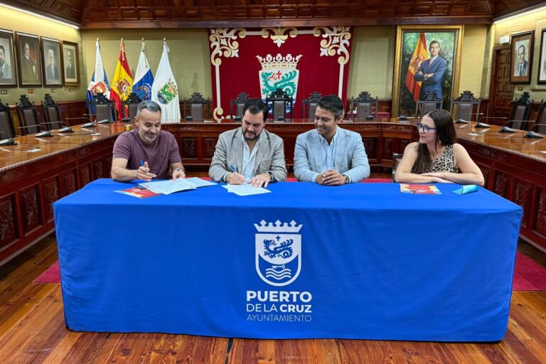 AYTO. PUERTO CRUZ FIRMA CONVENIO 1 (1)