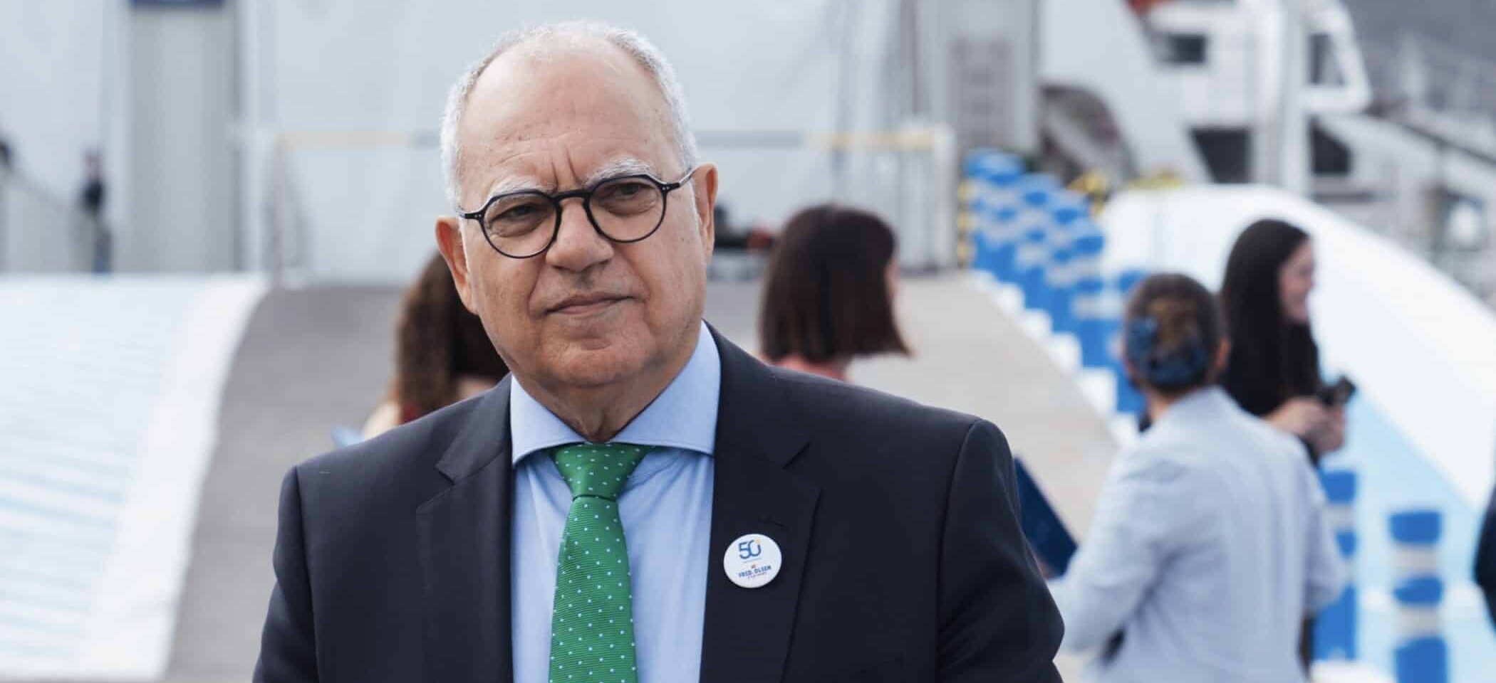 Casimiro Curbelo en el Puerto de Los Cristianos