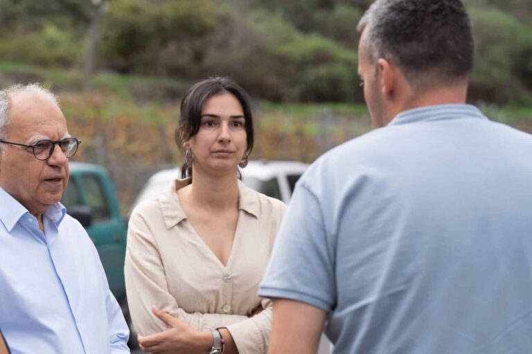 Casimiro Curbelo, junto a la consejera de Sector Primario, Noelia Morales