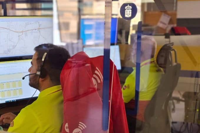 DOS HERIDOS TRAS CAER DESDE UNOS CINCO METROS TRAS CEDER UNA CRISTALERA EN LA LAGUNA 31-8-25