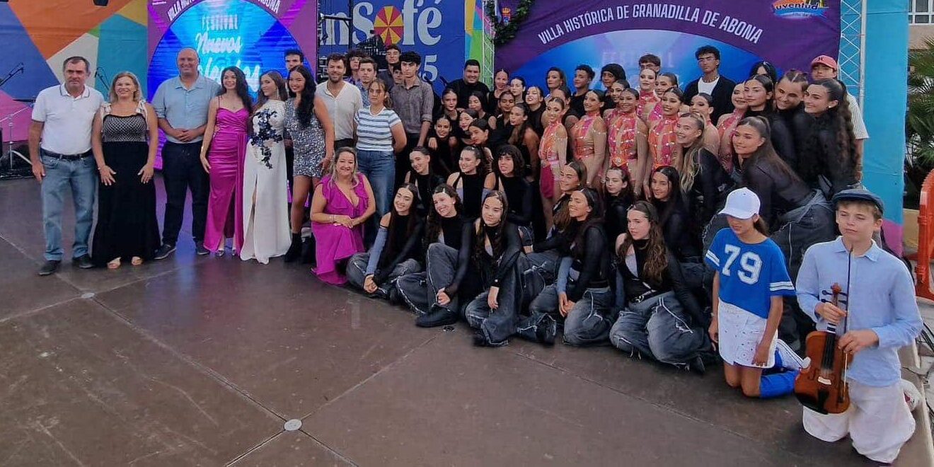 Foto de ganadores del Nuevos Talentos 2025