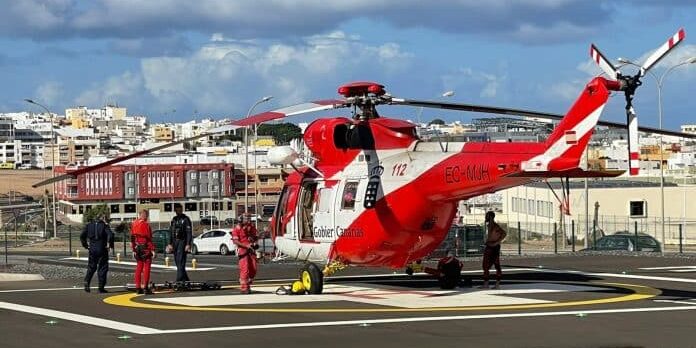 HELICÓPTERO DEL GES RESCATA A UNA JOVEN EN MORRO JABLE-FUERTEVENTURA 12-8-25