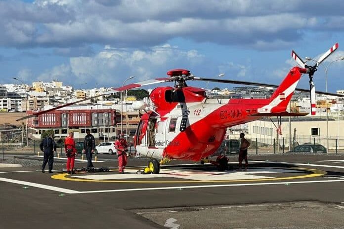 HELICÓPTERO DEL GES RESCATA A UNA JOVEN EN MORRO JABLE-FUERTEVENTURA 12-8-25