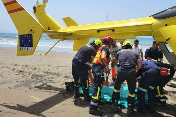 HOMBRE TRASLADADO POR UN HELICÓPTERO DEL 1-1-2 TRAS SUFRIR UN AHOGAMIENTO INCOMPLETO EN SAN BARTOLOMÉ DE TIRAJANA1 13-8-25