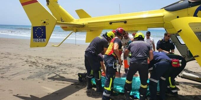 HOMBRE TRASLADADO POR UN HELICÓPTERO DEL 1-1-2 TRAS SUFRIR UN AHOGAMIENTO INCOMPLETO EN SAN BARTOLOMÉ DE TIRAJANA1 13-8-25