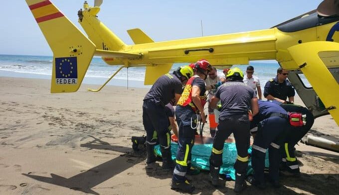 HOMBRE TRASLADADO POR UN HELICÓPTERO DEL 1-1-2 TRAS SUFRIR UN AHOGAMIENTO INCOMPLETO EN SAN BARTOLOMÉ DE TIRAJANA1 13-8-25