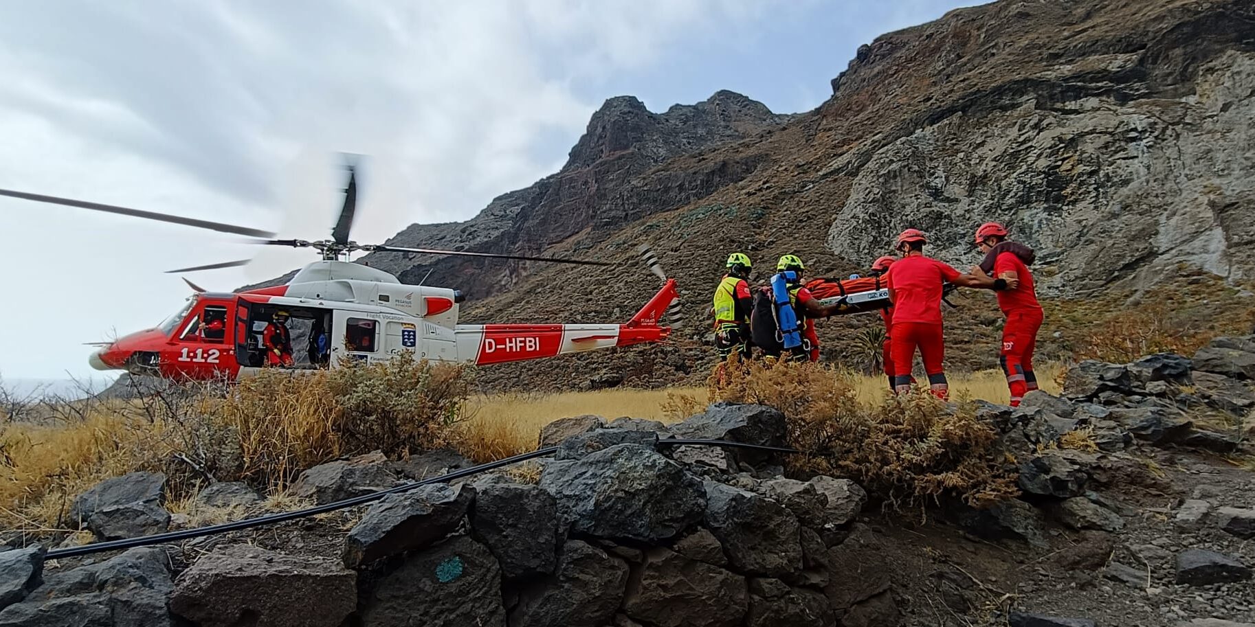 MUJER RESCATADA EN ROQUE BERMEJO AL SUFRIR UNA CAÍDA-SANTA CRUZ1 15-8-25