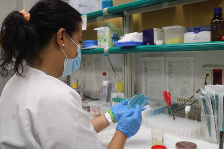 SANIDAD INVESTIGA UN BROTE DE TOXIINFECCIÓN ALIMENTARIA EN GRAN CANARIA-SALMONELLA 21-8-25