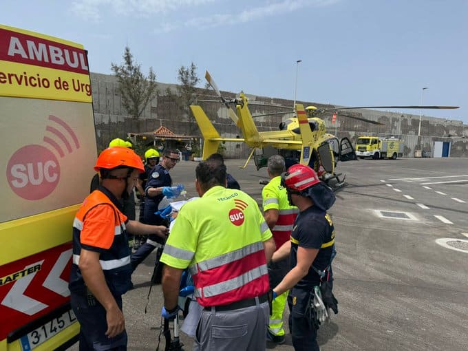 TRASLADADO EN ESTADO CRÍTICO UN HOMBRE QUE SE PRECIPITÓ A LA VÍA EN MOGÁN1-GRAN CANARIA 21-8-25