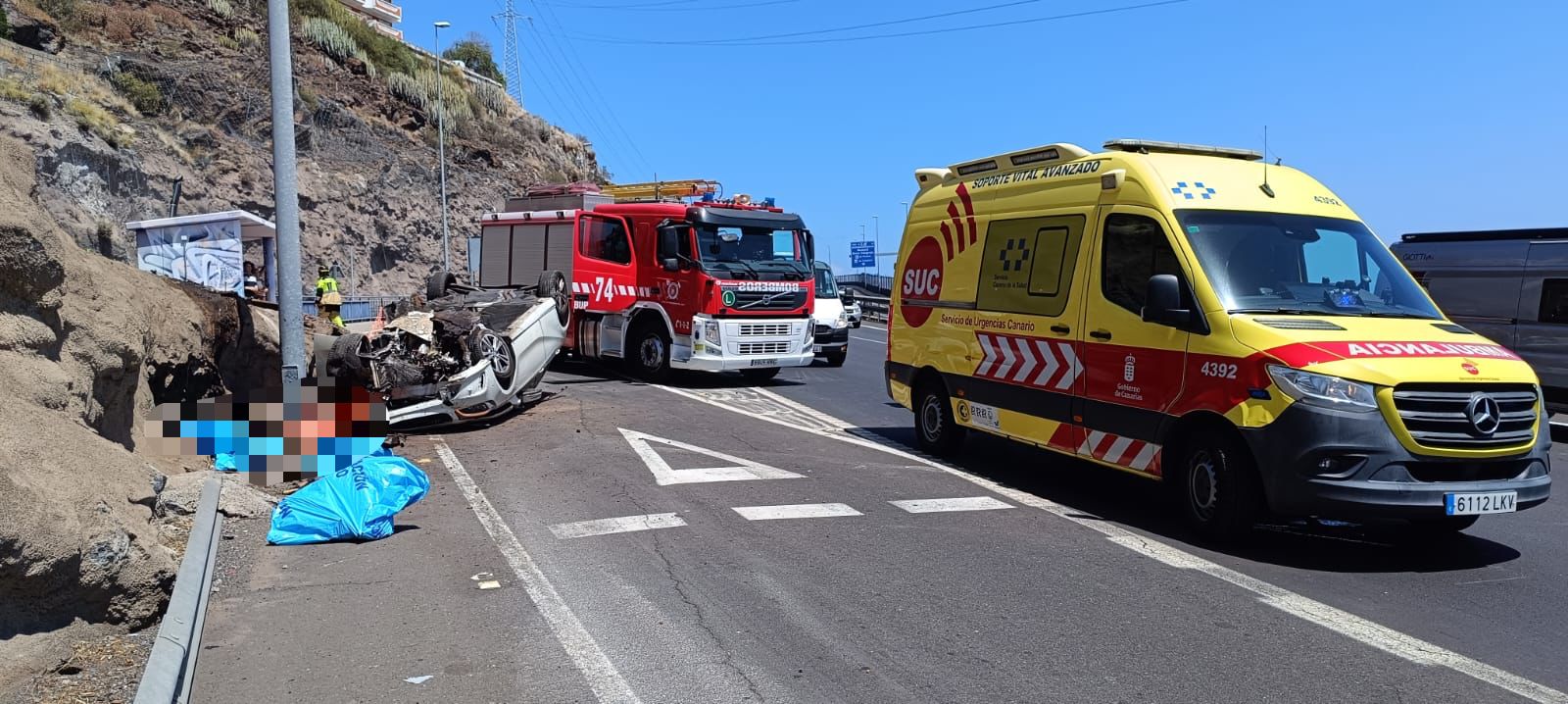 TRES MUJERES HERIDAS EN UNA COLISIÓN CON VUELCO EN EL ROSARIO1 2-8-25