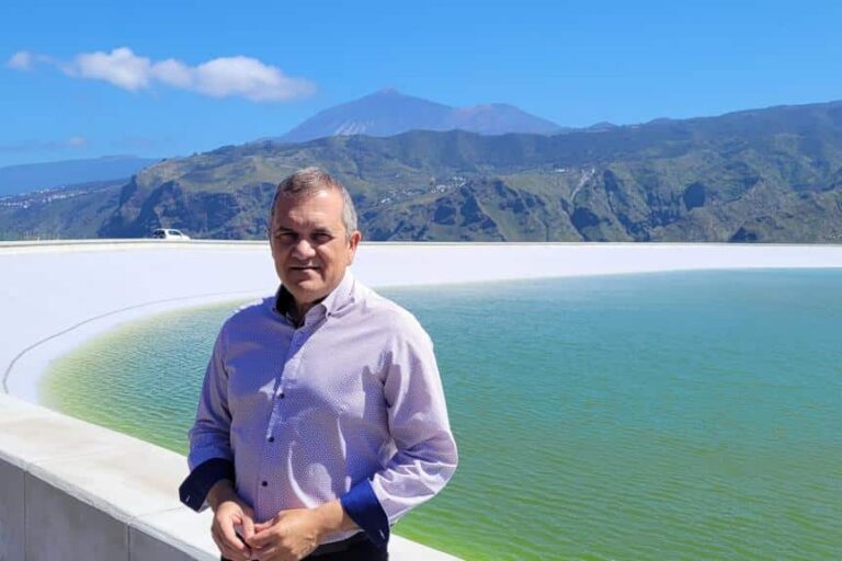 Valentín González