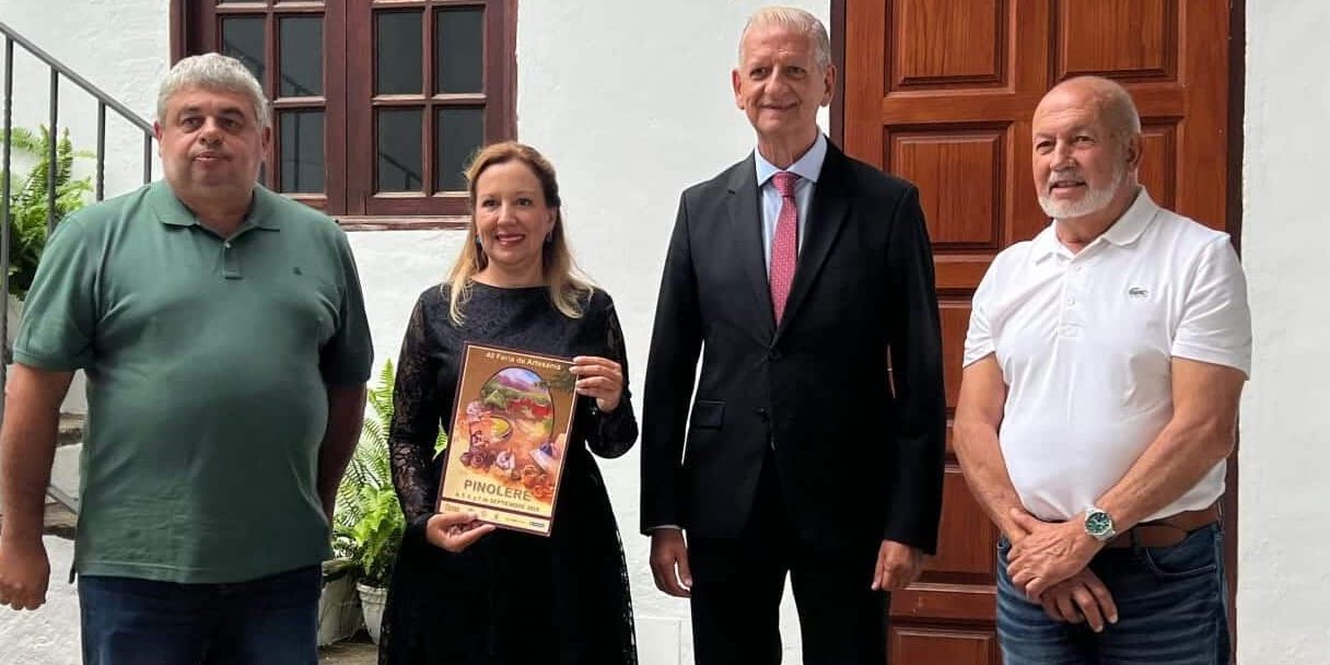 entrega del acta de elección Choferiantes al Cabildo