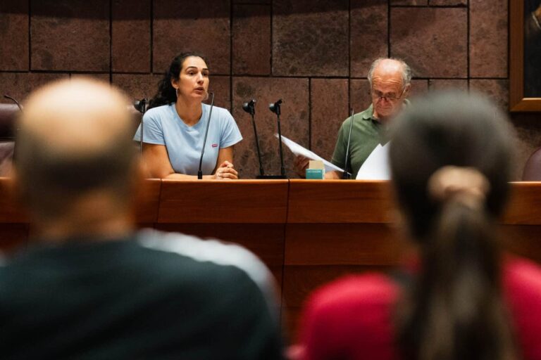 020925 La consejera insular de Sector Primario, Noelia Morales, durante la entrega de llaves de los huertos sociales