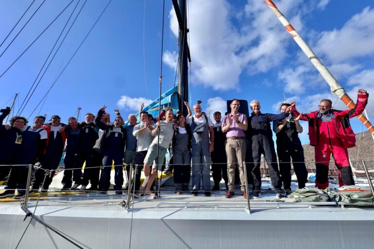 020925 Llegada de la embarcación Desafío 533 al Puerto de San Sebastián, que se proclama vencedora de la XXXI Regata Oceánica Palos – La Gomera