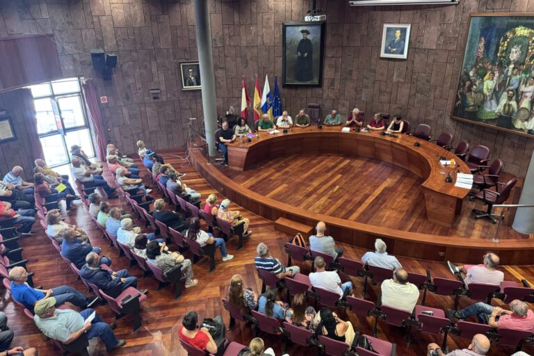 110925 Entrega de diplomas del programa de formación y empleo para personas mayores de 60 años en la isla de La Gomera