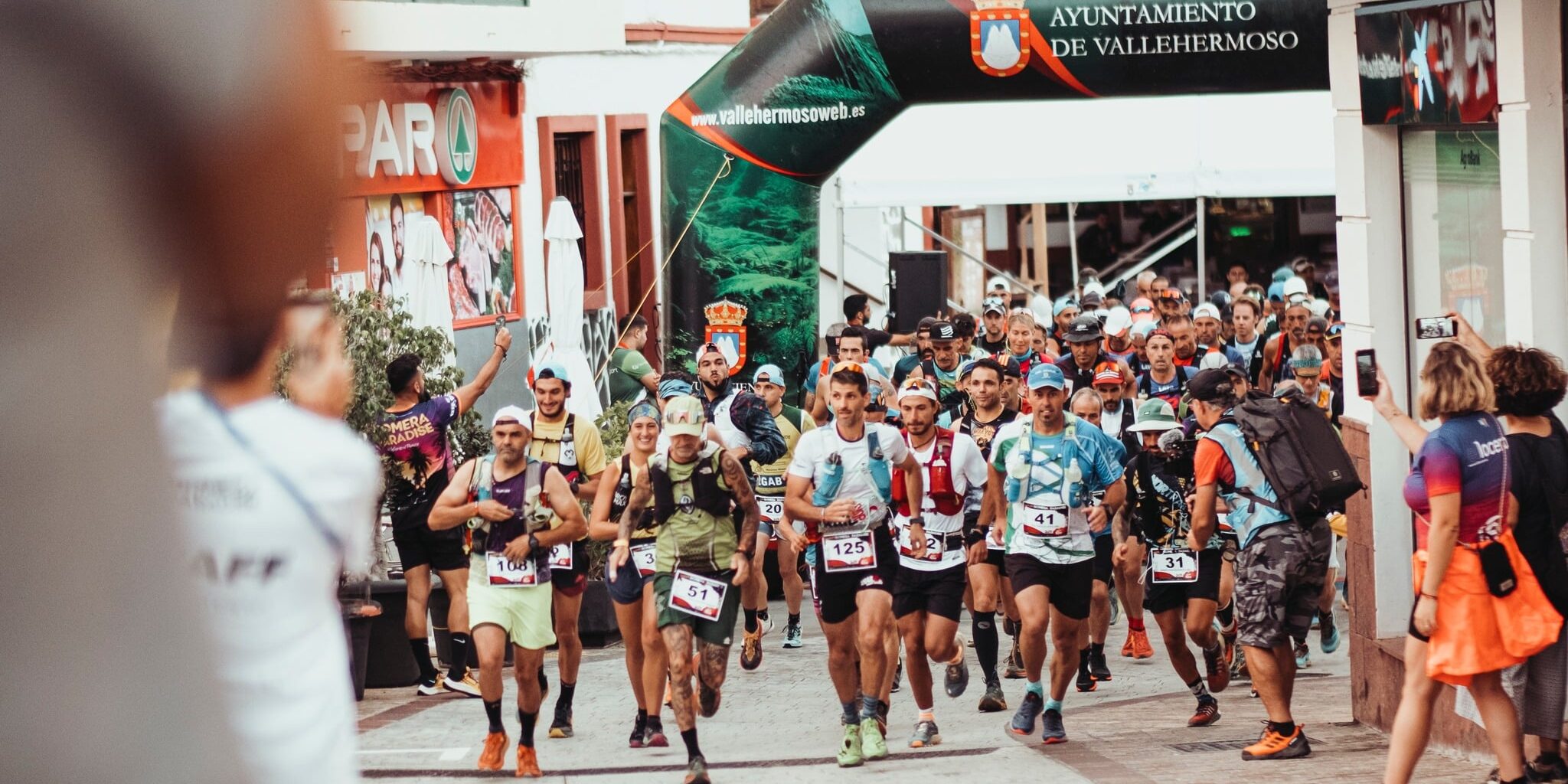 170925 Salida de la distancia Maratón de la Gomera Paradise Trail desde Vallehermoso