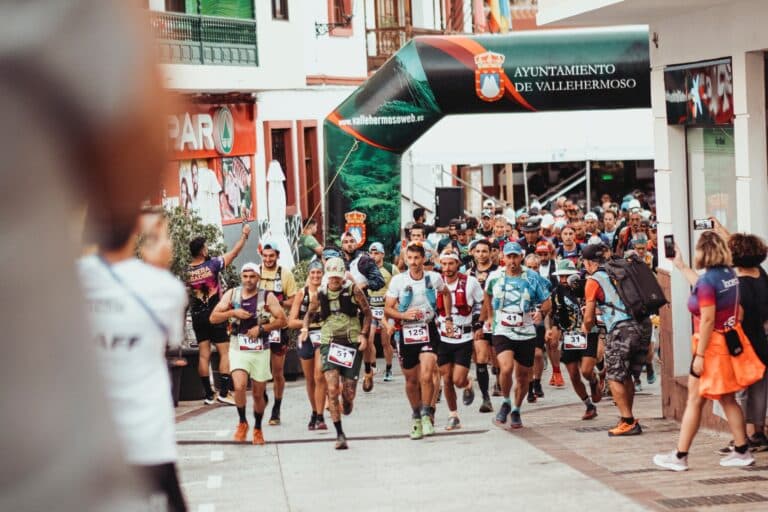 170925 Salida de la distancia Maratón de la Gomera Paradise Trail desde Vallehermoso