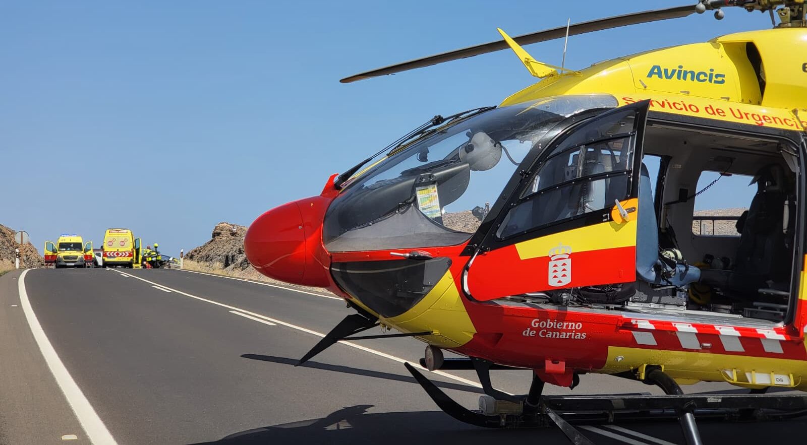 EL SUC ASISTE A TRES PERSONAS HERIDAS TRAS UNA COLISIÓN FRONTAL DE DOS VEHÍCULOS EN PÁJARA-FUERTEVENTURA1 15-9-25