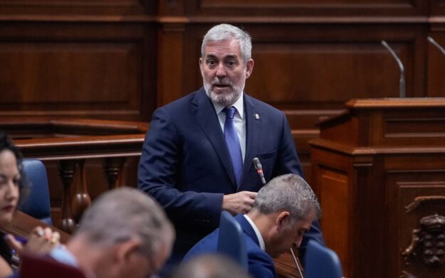 FERNANDO CLAVIJO DESTACA QUE EL ESTADO RESPALDA LA ESTRATEGIA DE CANARIAS EN LIMITAR LA RESIDENCIA DE LOS EXTRANJEROS 10-9-25