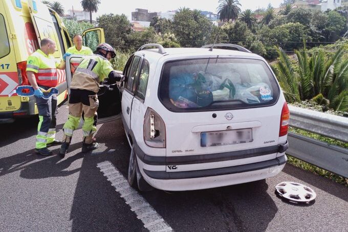 HOMBRE HERIDO TRAS LA SALIDA DE LA VÍA DE UN VEHÍCULO EN LA TF-5 TACORONTE 13-9-25