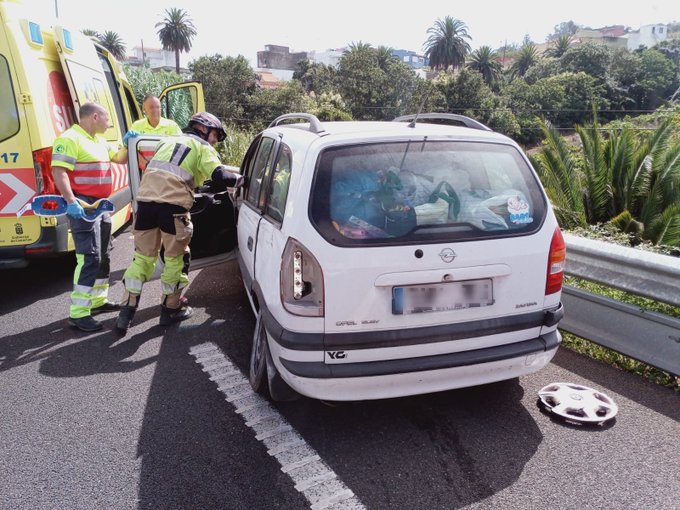 HOMBRE HERIDO TRAS LA SALIDA DE LA VÍA DE UN VEHÍCULO EN LA TF-5 TACORONTE 13-9-25