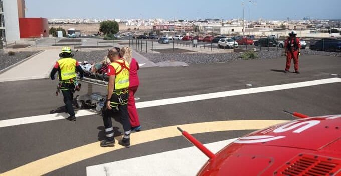 MUJER HERIDA RESCATADA POR UN HELICÓPTERO DEL GES EN PÁJARA-FUERTEVENTURA 20-9-25