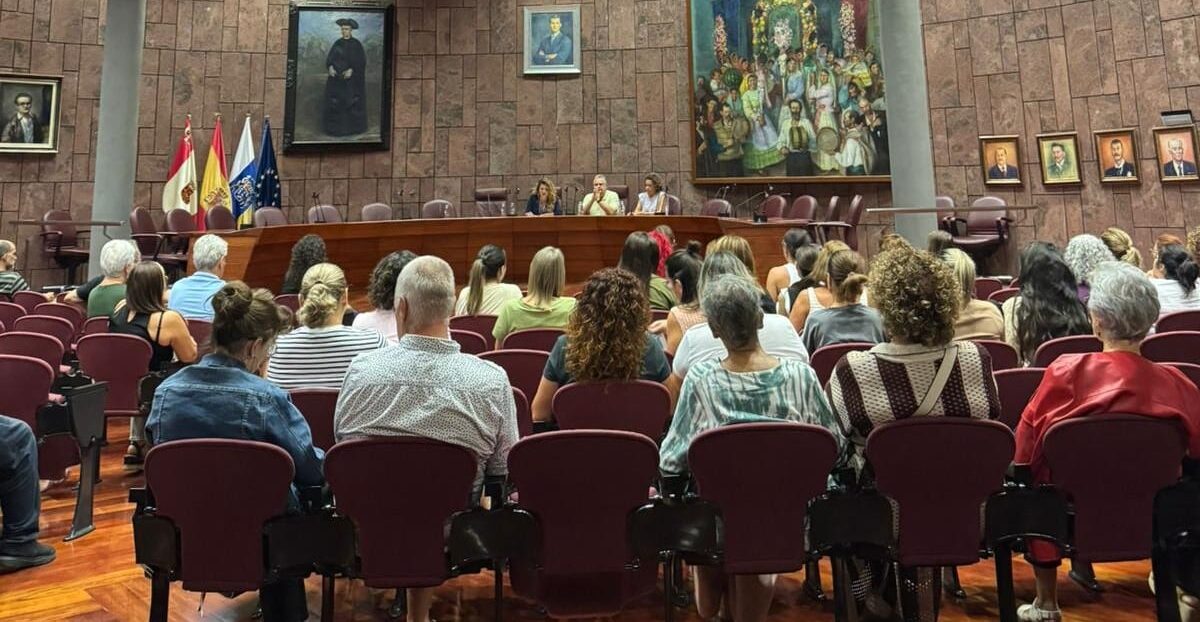 171025 Una de la reuniones mantenidas con el sector comercial y de la restauración de La Gomera para la coordinación de la campaña navideña de Bonos Consumo