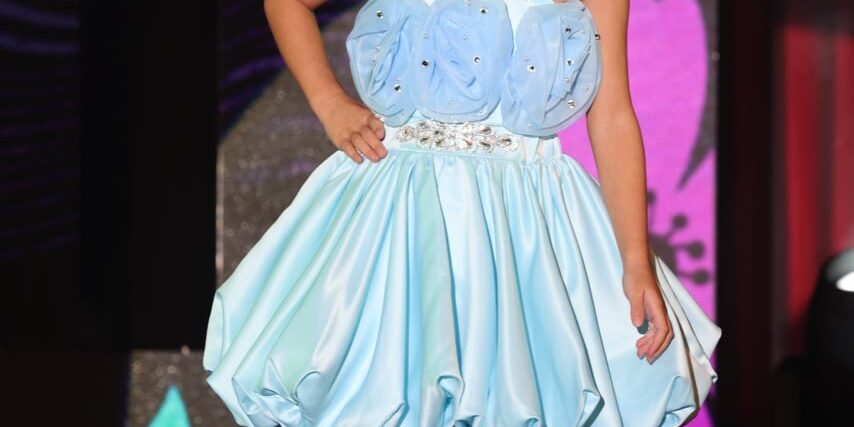ARONA REINA POR LA INFANCIA 11